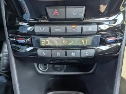 Photo 12 Peugeot 2008  1.2 PureTech 110ch E6.c GT Line S&S EAT6