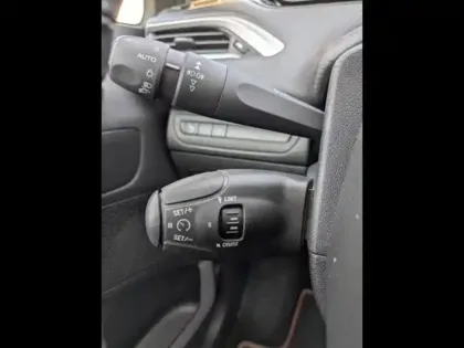 Photo 14 Peugeot 2008  1.2 PureTech 110ch E6.c GT Line S&S EAT6