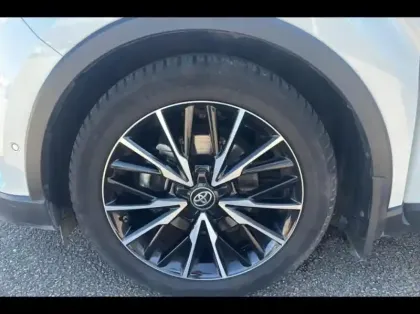 Photo 14 Toyota C-HR  122h Distinctive 2WD E-CVT RC18