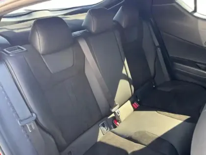 Photo 8 Toyota C-HR  122h Collection 2WD E-CVT MY22