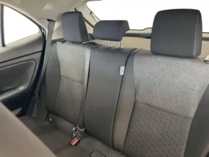 Photo 12 Toyota Yaris Gén. I Ph1 Dynamic 5