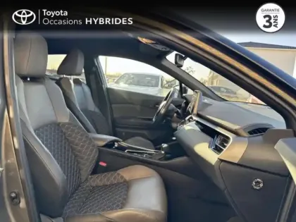Photo 5 Toyota C-HR  122h Distinctive 2WD E-CVT MY22