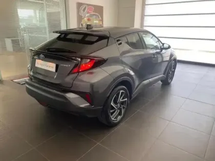 Photo 10 Toyota C-HR  1.8 Hybride 122ch Design Ultimate E-CVT