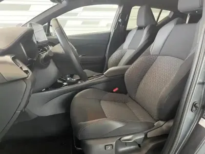 Photo 12 Toyota C-HR  1.8 Hybride 122ch Design Ultimate E-CVT