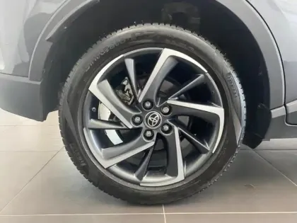 Photo 9 Toyota C-HR  1.8 Hybride 122ch Design Ultimate E-CVT