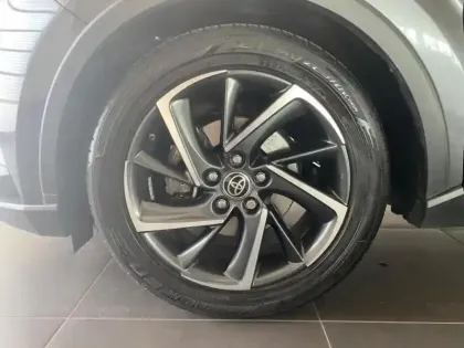 Photo 6 Toyota C-HR  1.8 Hybride 122ch Design Ultimate E-CVT