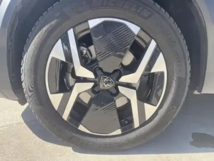 Photo 7 Peugeot 2008  1.2 Hybrid 136ch Allure e-DCS6