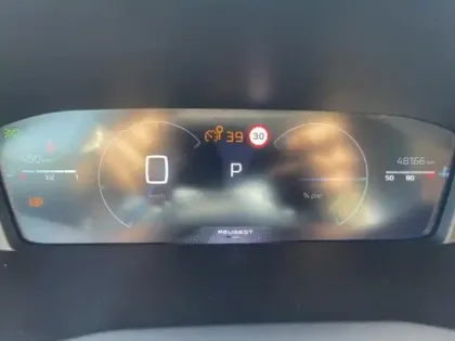 Photo 13 Peugeot 2008  1.2 Hybrid 136ch Allure e-DCS6