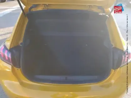 Photo 13 Peugeot 208  1.5 BlueHDi 100ch S&S GT