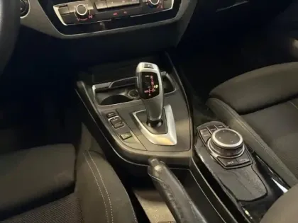 Photo 10 BMW Serie 1 Série 1 118iA 140ch Business Design DKG7 112g