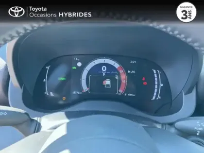 Photo 13 Toyota Yaris  116h Design 5p MC24