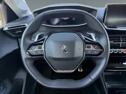 Photo 11 Peugeot 208  1.2 PureTech 100ch S&S Roadtrip EAT8