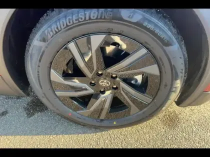 Photo 13 Toyota C-HR + 224ch 77kWh Design Grande Autonomie