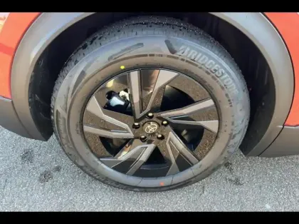 Photo 12 Toyota C-HR + 224ch 77kWh Design Grande Autonomie