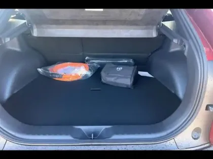 Photo 8 Toyota C-HR + 224ch 77kWh Design Grande Autonomie