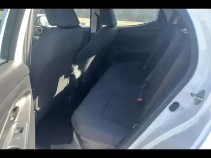 Photo 10 Toyota Yaris  116h Dynamic 5p MC24