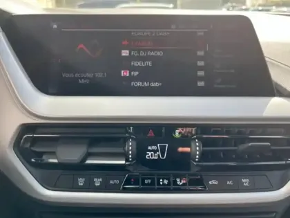 Photo 9 BMW Serie 1 Gén. III (F40) Ph1 Business Design 5