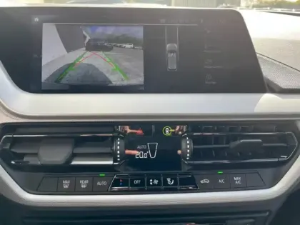 Photo 7 BMW Serie 1 Gén. III (F40) Ph1 Business Design 5