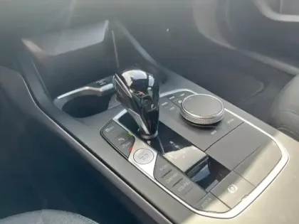 Photo 12 BMW Serie 1 Gén. III (F40) Ph1 Business Design 5