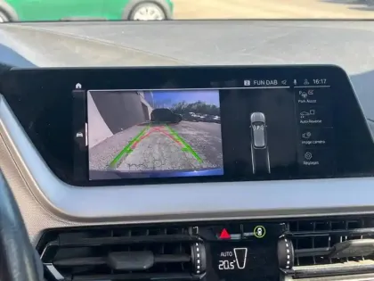 Photo 12 BMW Serie 1 Gén. III (F40) Ph1 Business Design 5