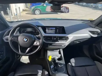 Photo 5 BMW Serie 1 Gén. III (F40) Ph1 Business Design 5