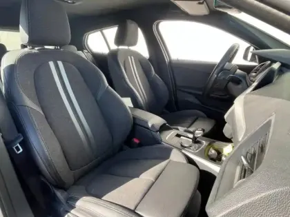 Photo 9 BMW Serie 1 Gén. III (F40) Ph1 Business Design 5