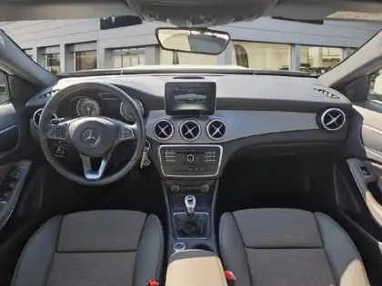 Photo 8 Mercedes GLA  180 d Intuition