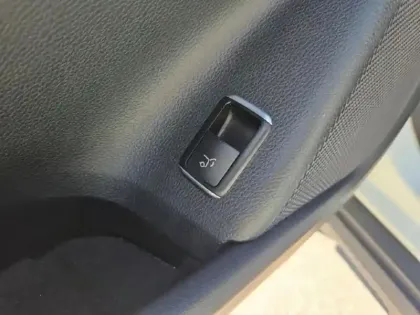 Photo 12 Mercedes GLA  180 d Intuition