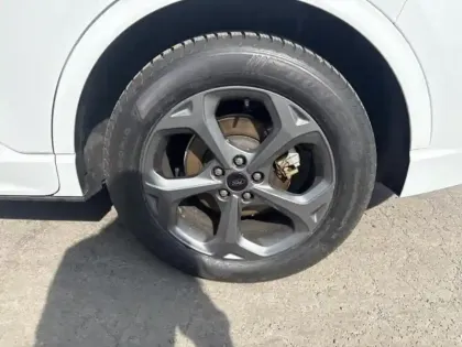 Photo 12 Ford Kuga  2.5 Duratec 180ch Hybrid FlexiFuel ST-Line Powershift