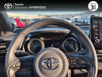 Photo 12 Toyota Yaris  116h Première 5p