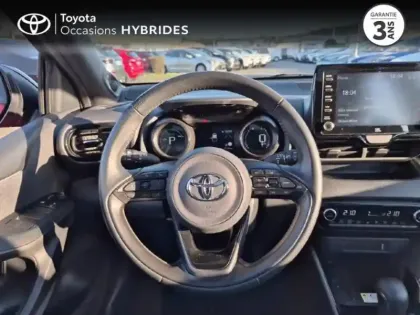 Photo 8 Toyota Yaris  116h Première 5p