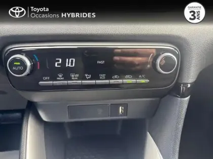 Photo 9 Toyota Yaris  116h Design 5p Pack Confort + Roue de secours