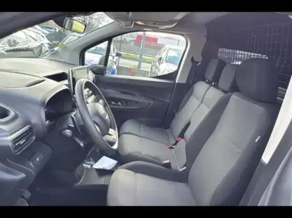 Photo 9 Toyota Proace  CITY Medium 130 D-4D Business BVA RC23