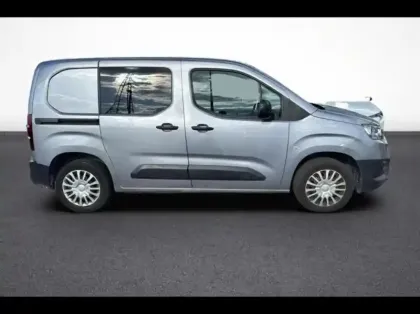 Photo 6 Toyota Proace  CITY Medium 130 D-4D Business BVA RC23