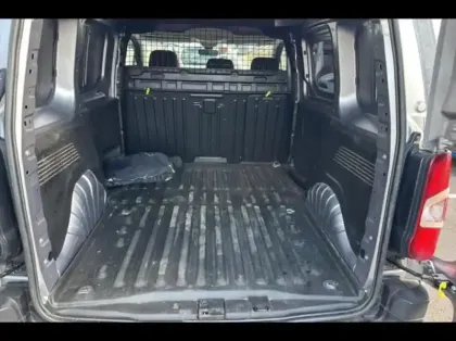 Photo 8 Toyota Proace  CITY Medium 130 D-4D Business BVA RC23