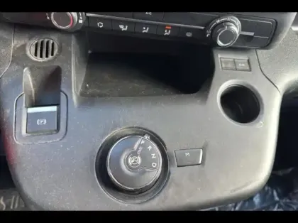 Photo 13 Toyota Proace  CITY Medium 130 D-4D Business BVA RC23