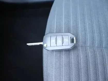 Photo 14 Peugeot 208  1.2 PureTech 100ch S&S Style