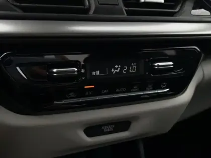 Photo 14 Suzuki Swift Gén. V Ph1 Pack 5