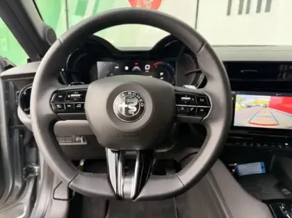 Photo 13 Alfa Romeo Junior  1.2 Ibrida 145ch Speciale e-DCT6