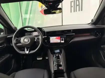 Photo 10 Alfa Romeo Junior  1.2 Ibrida 145ch Speciale e-DCT6