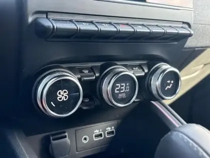 Photo 14 Renault Clio  1.6 E-Tech 145ch full hybrid Techno