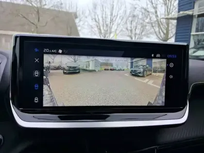 Photo 21 Peugeot 2008  Electrique 54 kWh 156 ch