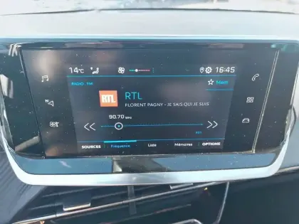 Photo 14 Peugeot 208  PureTech 75 S&S BVM5