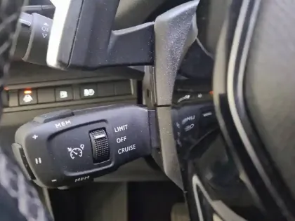 Photo 27 Peugeot 3008  Hybrid 225 e-EAT8