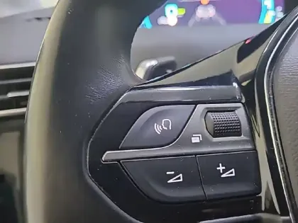 Photo 28 Peugeot 3008  Hybrid 225 e-EAT8