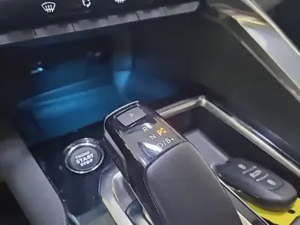 Photo 13 Peugeot 3008  Hybrid 225 e-EAT8