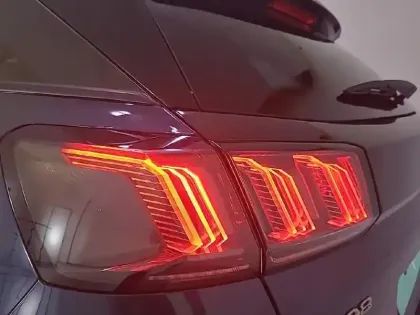 Photo 16 Peugeot 3008  Hybrid 225 e-EAT8