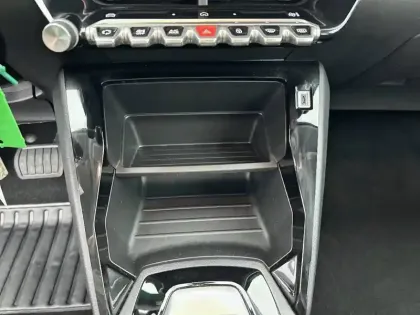 Photo 24 Peugeot 208  Hybrid 100 e-DCS6