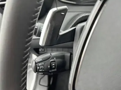 Photo 20 Peugeot 208  Hybrid 100 e-DCS6