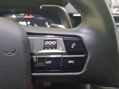 Photo 32 DS DS 7 Gén. I Ph1 NG Etoile 5